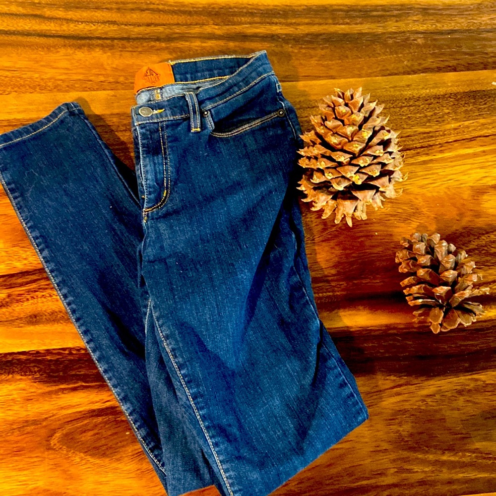 Boulder Jeans dark wash skinny size 28 like new made in Canada